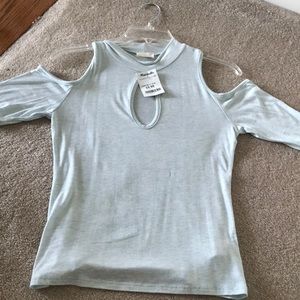 Cold shoulder top w/ open chest